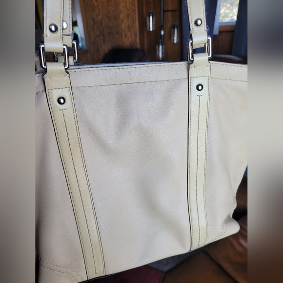 Womens COACH purse - Picture 9 of 13